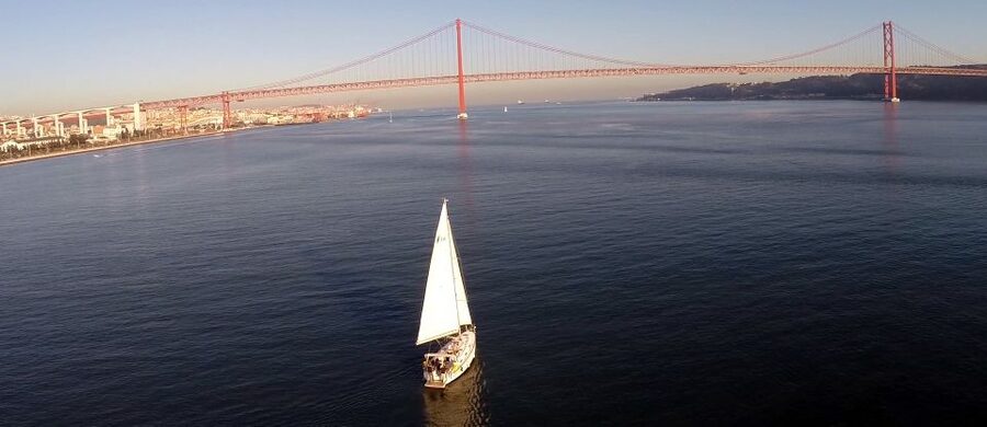 Private Romantic cruise with sparkling wine- 2-Hour- Lisbon - Key points to know before you book