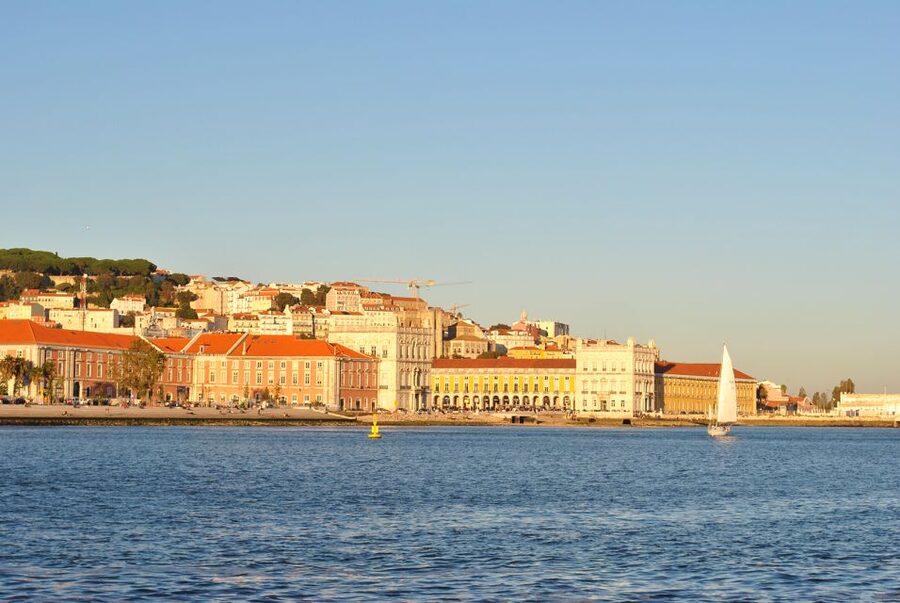 Private Romantic cruise with sparkling wine- 2-Hour- Lisbon - Practical timing and cancellation advice
