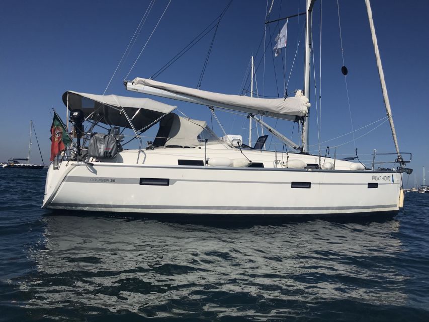 Private Romantic cruise with sparkling wine- 2-Hour- Lisbon - What the two-hour cruise is like
