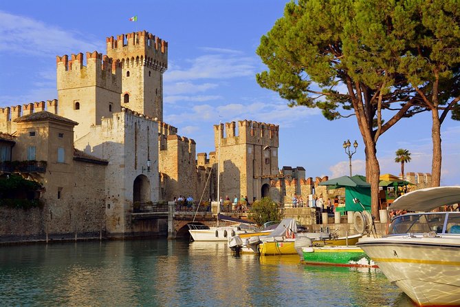 Private Romantic Motorboat Tour From Sirmione - Who will enjoy this short cruise