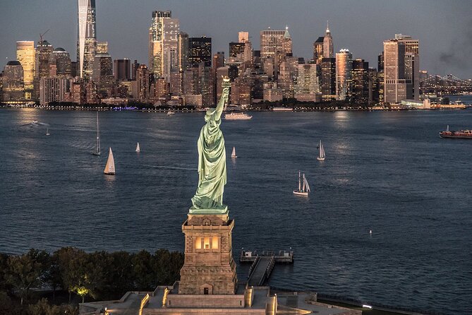 Private Romantic NYC Helicopter Scenic Charter with Champagne - Weather and flight changes are part of the deal