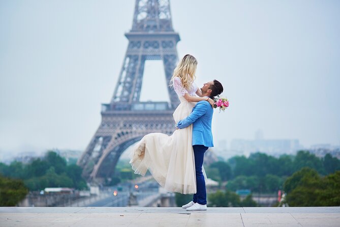 Private Romantic Photoshoot in Paris with Bouquet of Flowers - Key points to know before booking