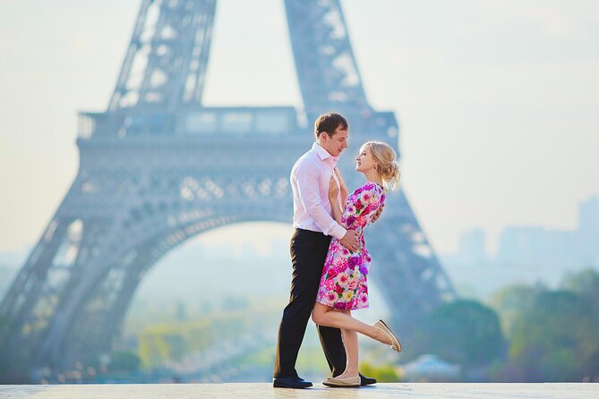 Private Romantic Photoshoot in Paris with Bouquet of Flowers - Why the bouquet is more than a free extra