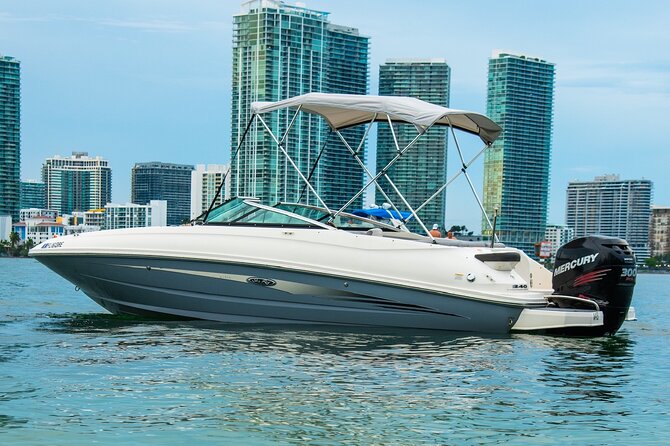 Private Romantic Sunset Boat Cruise in Fort Lauderdale! - A quiet sunset on Fort Lauderdale’s canals
