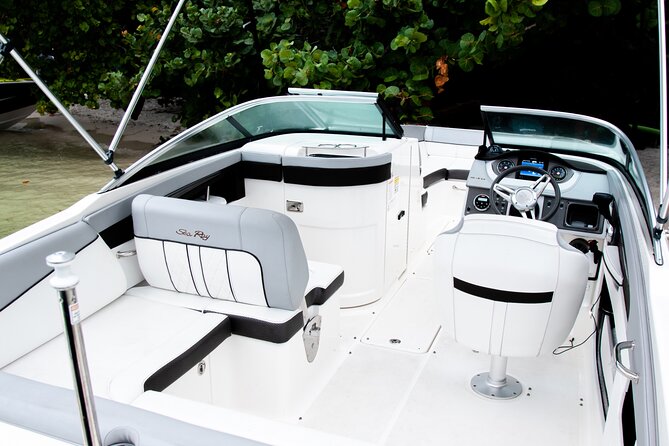 Private Romantic Sunset Boat Cruise in Fort Lauderdale! - A private boat for couples, families, or friends