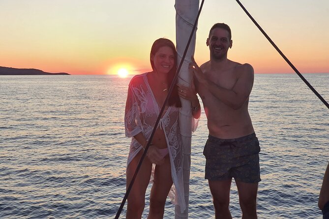 Private - Romantic Sunset Sailing on a 36ft yacht from Hvar (up to 8 travellers) - What the two-hour itinerary does and does not include