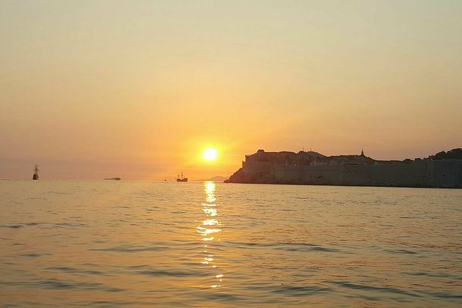 Private romantic Sunset tour - Drinks, comfort, and the private setup