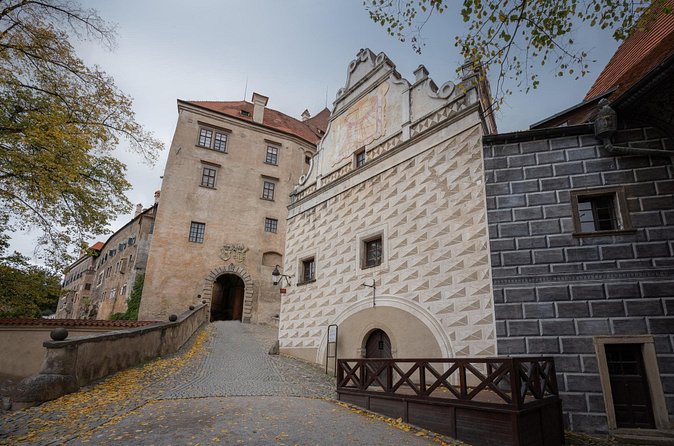 Private Romantic Whispers of Český Krumlov - Cloak Bridge and the best town views