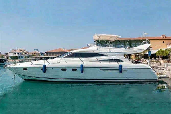 Private Yacht for Surprise Events / Birthday, Proposal, Anniversary, Party etc - What comes with the $484 price