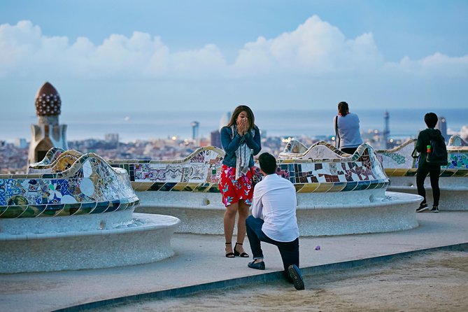 Proposal Photographer in Barcelona - Planning the surprise with Mische, Mish, Alicia, or Mike