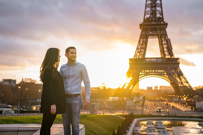 Proposal Photographer in Paris - Champs-Élysées and the Louvre