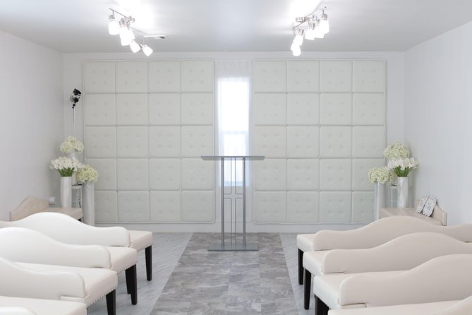 Quickie Las Vegas Wedding at Paradise Wedding Chapel - Key points to know before you book