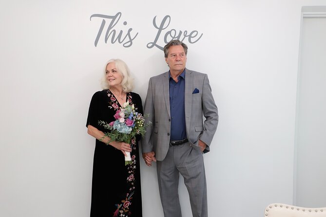 Quickie Las Vegas Wedding at Paradise Wedding Chapel - A small chapel with a personal feel
