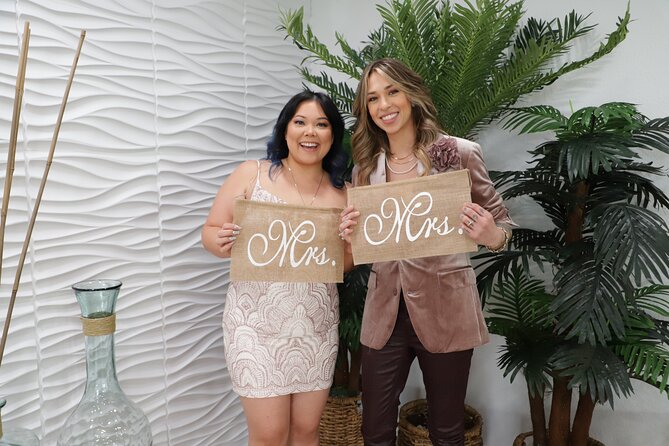 Quickie Sign and Go Wedding at Hawaiian Wedding Chapel - Arriving at Paradise Wedding Chapel