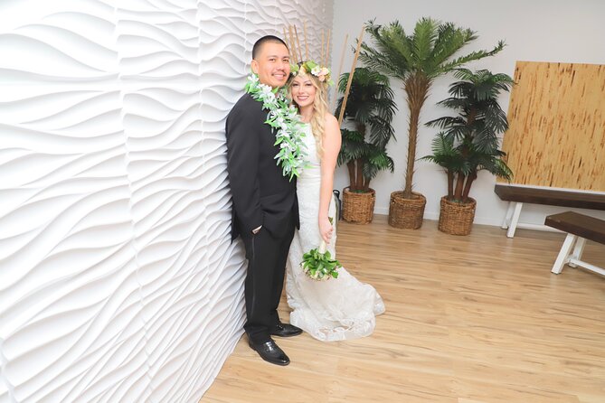 Quickie Sign and Go Wedding at Hawaiian Wedding Chapel - What happens during the 15-minute appointment