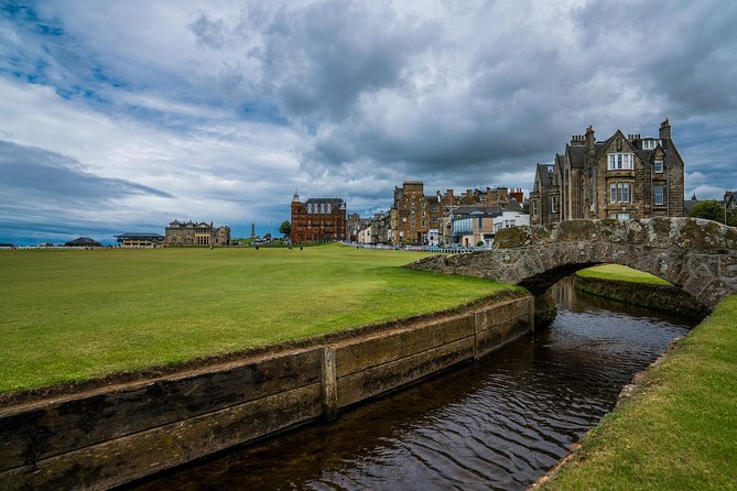 Rebels, Romance & Raisins St. Andrew's Walking Audio Tour - Hamish the cat and the town’s personal side