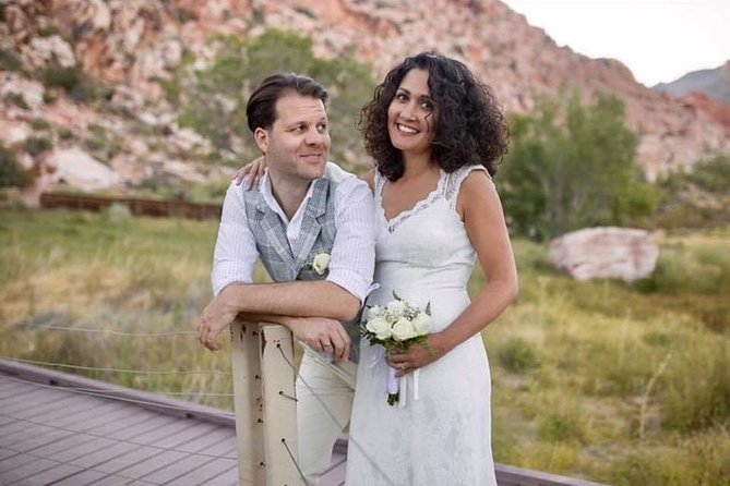 Red Rock Canyon Wedding by Private Limousine - Photography Across Several Scenic Areas