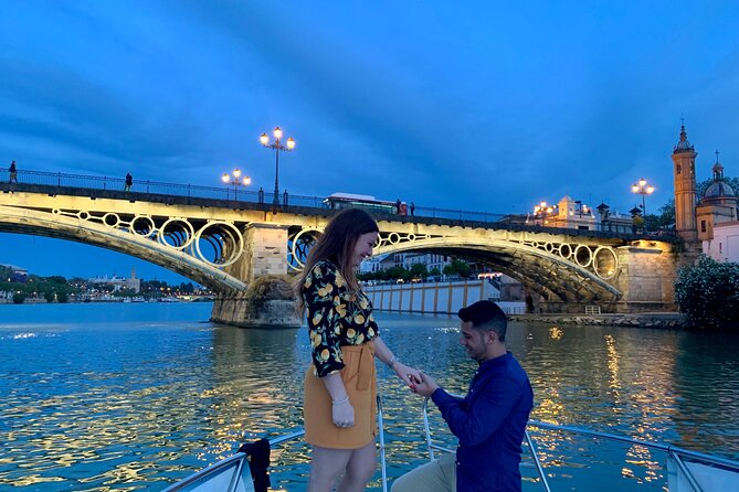 Romantic boat ride 1h (private) - The route from Puente de San Telmo