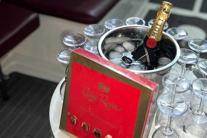 Romantic boat ride 90 min with Möet Chandon - Why Seville looks better from the Guadalquivir