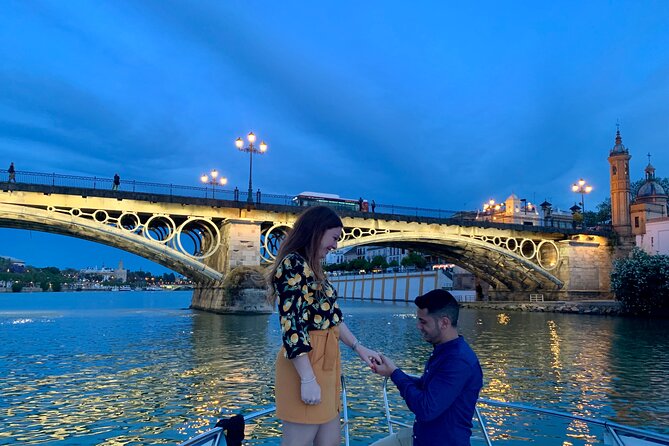 Romantic boat ride 90 min with Möet Chandon - The Maestranza and Seville’s grand public face