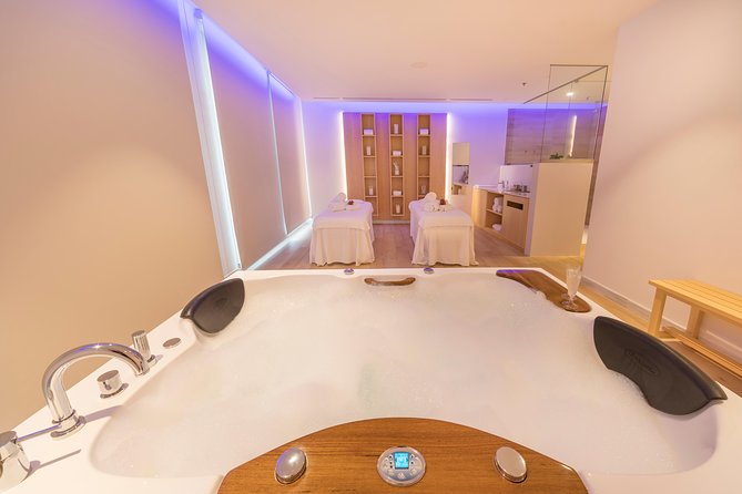 Romantic couple massage + SPA entry and private jacuzzi with cava - Location, opening hours, and getting ready