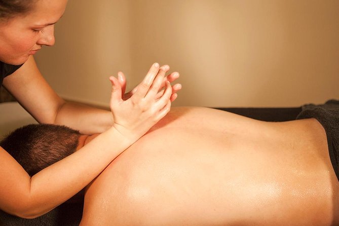 Romantic couple massage + SPA entry and private jacuzzi with cava - How to shape your four hours