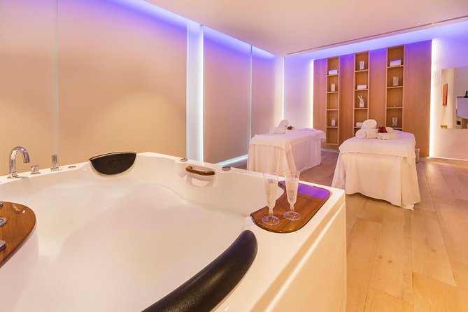 Romantic couple massage + SPA entry and private jacuzzi with cava - The private jacuzzi and cava finale