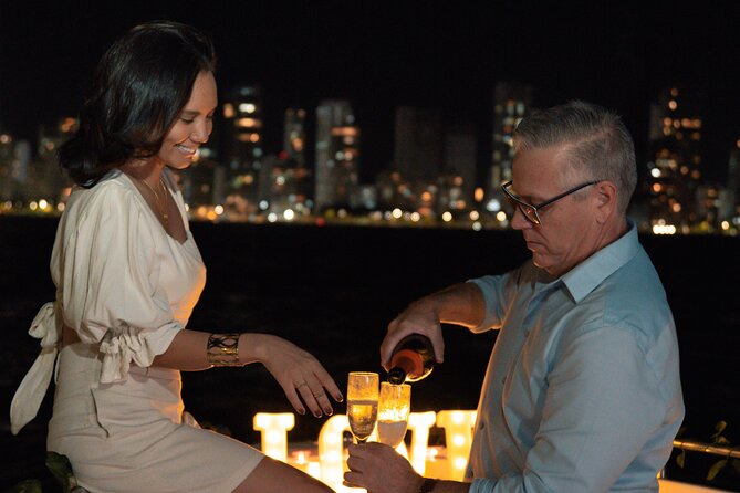 Romantic Date Night in the Bay of Cartagena - The first hour: city views, sunset, and quiet water