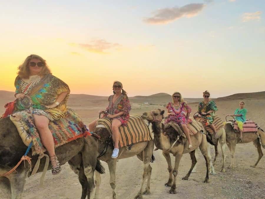 Romantic Dinner & Camel Ride In Agafay Desert - Entertainment, silence, and the evening mood