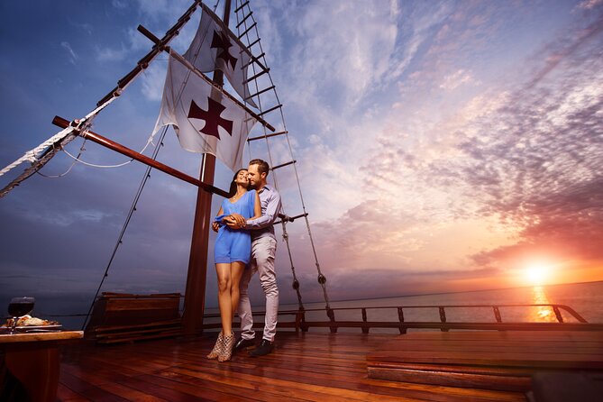 Romantic Dinner in the Spanish Galeon with Sax in Cancun. Lobster & Beef menu. - What four hours really means