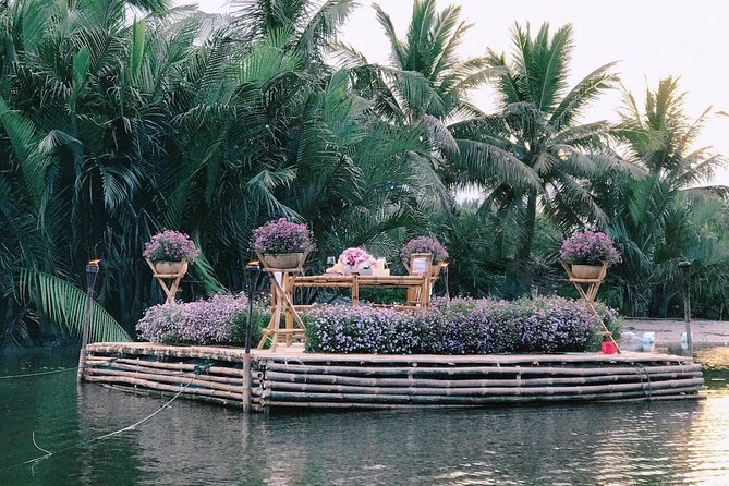 Romantic Dinning On The Bamboo Raft - What is included, and what is extra