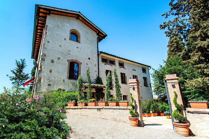Romantic Escape in Tuscany - Overnight and Wine Tasting - The overnight stay and countryside views
