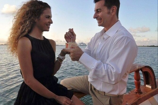 Romantic Experience Sunset Dinner Columbus in Cancun (2x1 price) - How romantic is the cruise in practice?