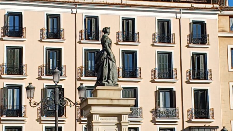 Romantic Madrid in the 19th century - Following a city caught between memory and change