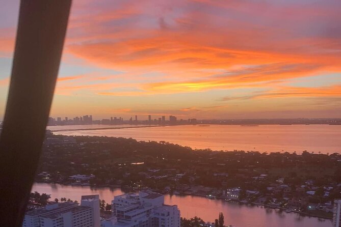 Romantic Miami Helicopter Tour with Champagne for Two - Gulfstream Park and the north Miami start