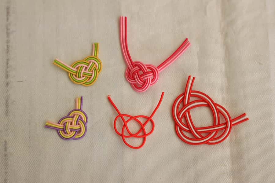 Romantic Mizuhiki Knot and Omikuji Washi Charm Workshop Ueno - Why mizuhiki makes a meaningful souvenir