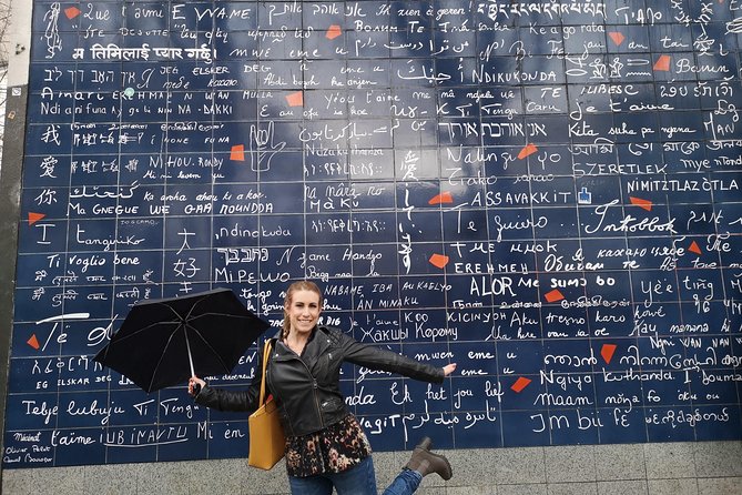 Romantic Montmartre: Paris Lost Lovers Exploration Game and Tour - Romantic atmosphere without a forced schedule