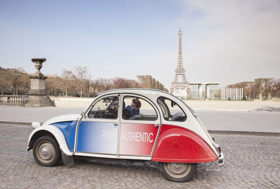 Romantic Paris Vintage Citroën 2CV Tour - Montmartre and Sacré-Cœur