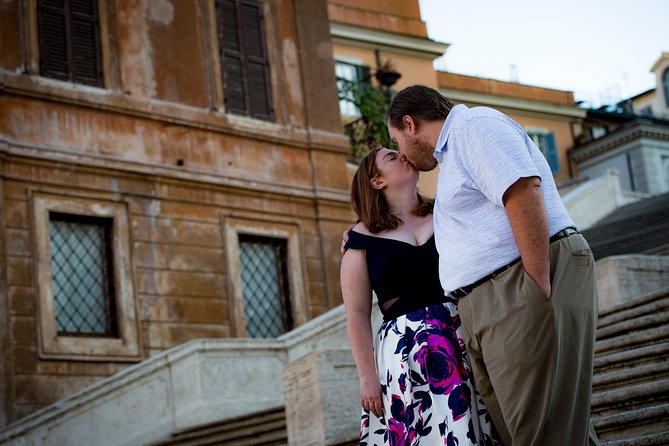 Romantic photos in Rome - How the private format changes the session