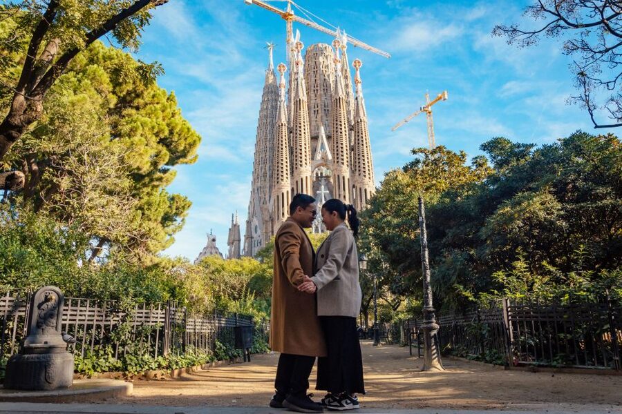 Romantic Photoshoot Experience for Couples in Barcelona - Why a Barcelona photoshoot can be worth your time