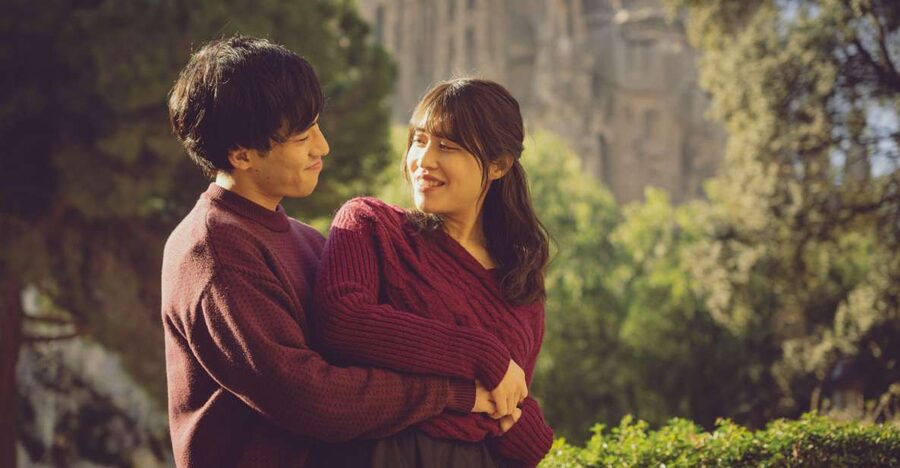 Romantic Photoshoot Experience for Couples in Barcelona - Planning your clothes and expectations