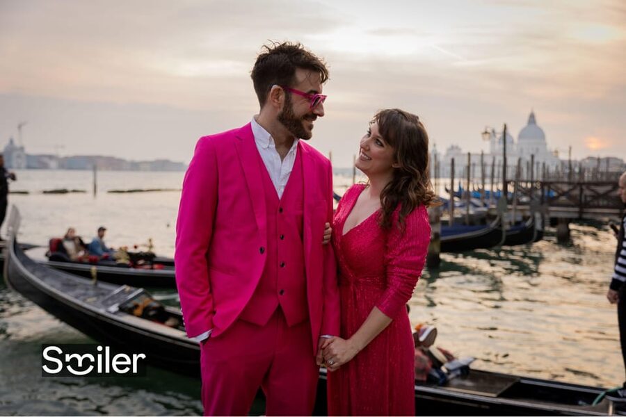 Romantic Photoshoot Experience for Couples in Venice - Meeting near Caffè Florian