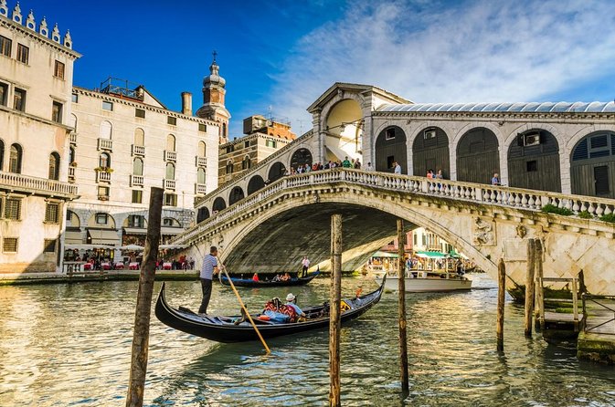 Romantic Photoshoot in Venice - Why a Venice photo session can be worth the splurge