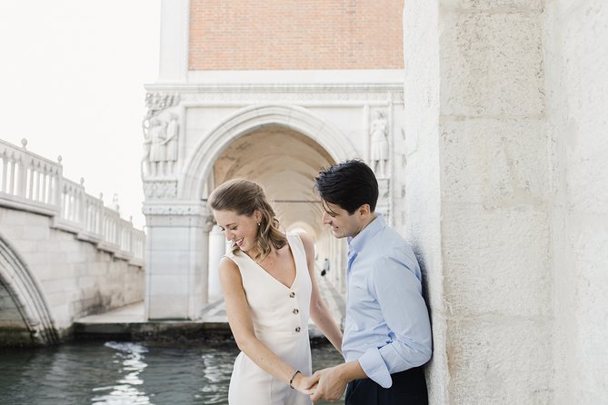 Romantic Photoshoot in Venice - Should you book the Venice romantic photoshoot?