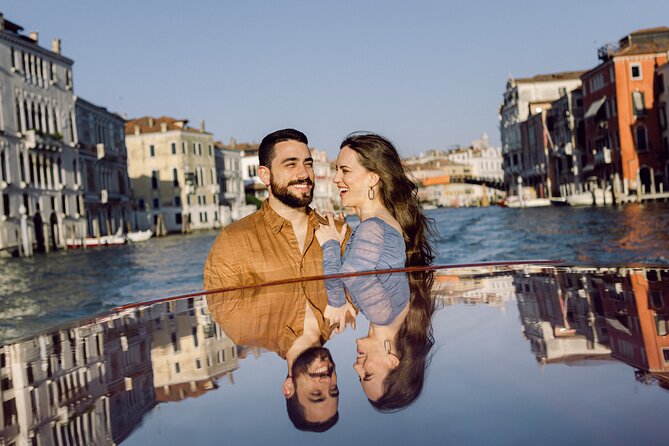 Romantic Photoshoot in Venice - Framing the Rialto Bridge in 20 minutes