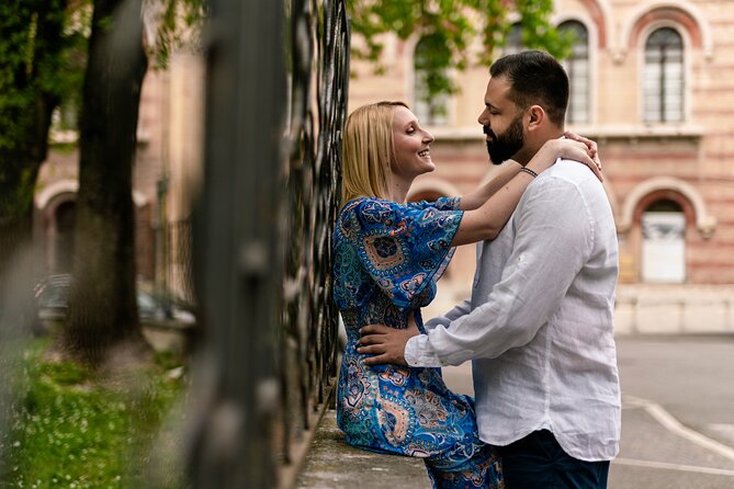 Romantic Photoshooting in Verona - A comfortable session for people who dislike posing