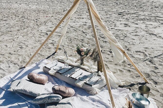 Romantic Picnic by the beach - What happens during the two-hour picnic