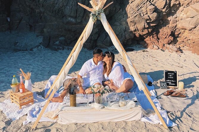 Romantic Picnic by the beach - Food included, and what costs more