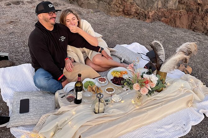 Romantic Picnic by the beach - What the hosting feels like