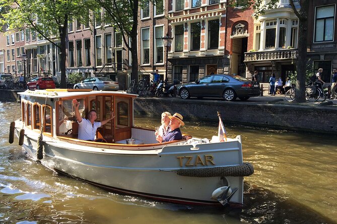 Romantic Private Boat Tour Amsterdam 90min incl welcome drink - Starting at Oosterdokskade 8